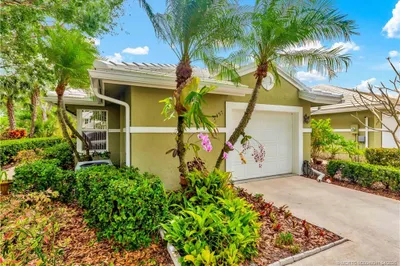 2437 SW Foxpoint Trail 1