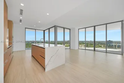 2411 Laguna Circle #1605 1