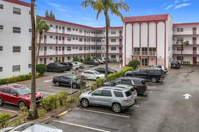 4270 NW 40th Street #208 1