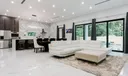 909 NW 4th Avenue Photo