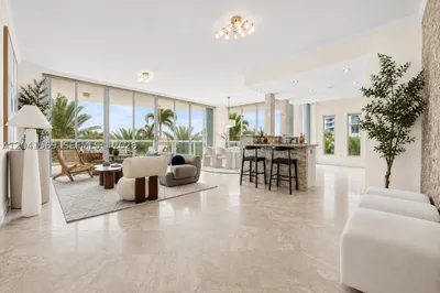 2645 S Bayshore Dr #304 1