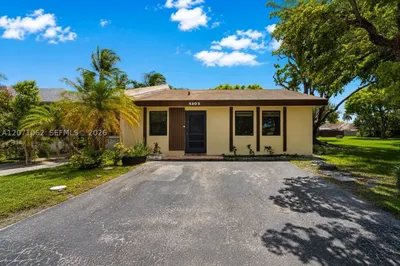 5302 SW 138th Pl 1
