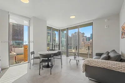 121 NE 5th ST #1701 1