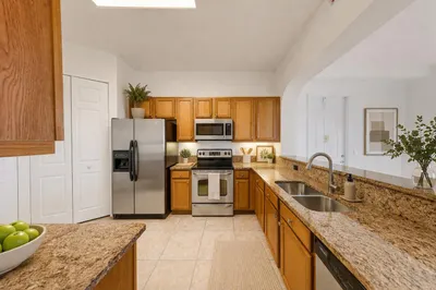 3600 Oaks Clubhouse Drive #501 1