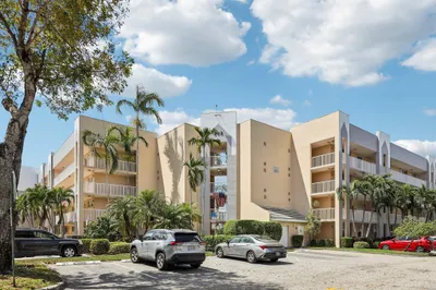 1-web-or-mls-NW 24th Pl 102-S1404-001