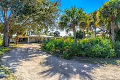 5874 SE Horseshoe Point Road 1