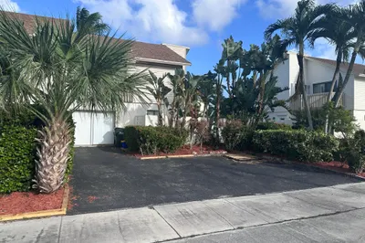 3017 Florida Boulevard 1