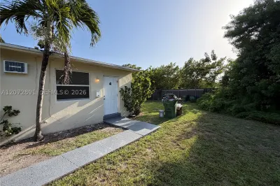 305 NW 1st Ave #4 1