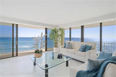 09-Living Room