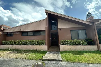 166 Sparrow Dr #4B 1