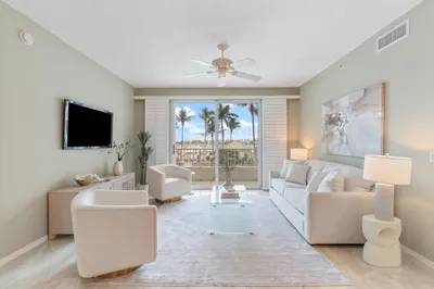 806 E Windward Way #212 1