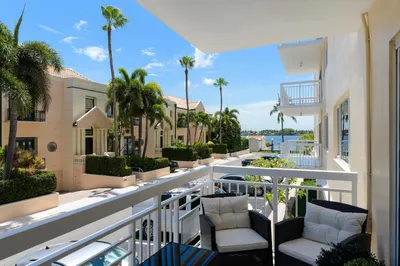 250 Bradley Place #210 1