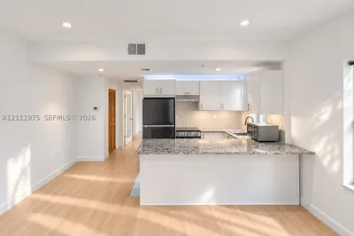 1542 Drexel Ave #206 1