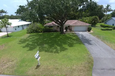 3634 Lowson Blvd 1