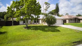 Just Listed | 672 SW Ewing Avenue
