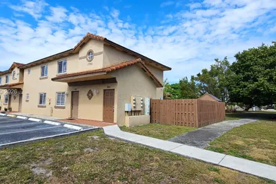 17362 NW 74th Ave #201 1