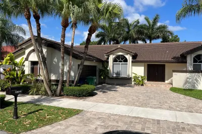 10910 SW 145th Pl ## 1