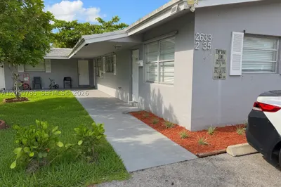2633 NW 9th Ave #1-2 1