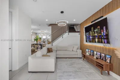 10545 NW 63rd Ter 1