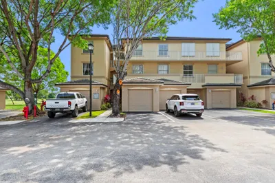 2060 Greenview Shores Boulevard #318 1