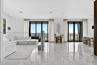 17141 Collins Ave #2902 1
