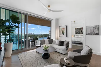 5775 Collins Ave #1005 1