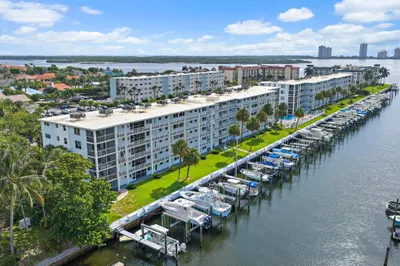 108 Paradise Harbour Boulevard #314 1
