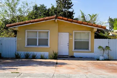 2335 NW 55th St 1