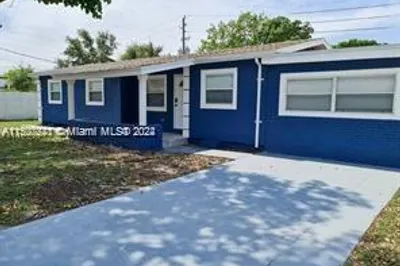5851 SW 54th Ter 1
