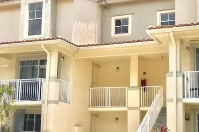 1136 TOWN CENTER Drive #23 1