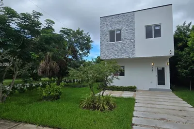 141 NW 11th St 0 1