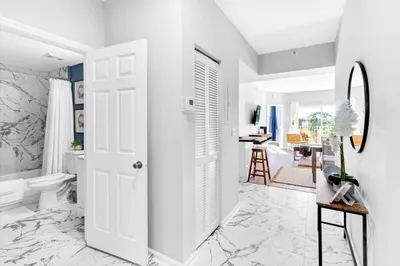 2100 Greenview Shores Boulevard #521 1