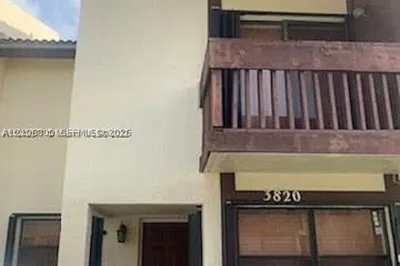 3820 SW 52nd Ave 1