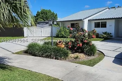 61 NW 132nd Pl 0 1