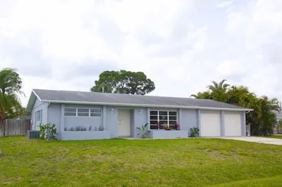 336 SE Tranquilla Avenue 1