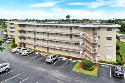 2728 N Garden Drive #313 1
