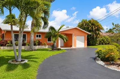 1911 NW 37th St 0 1