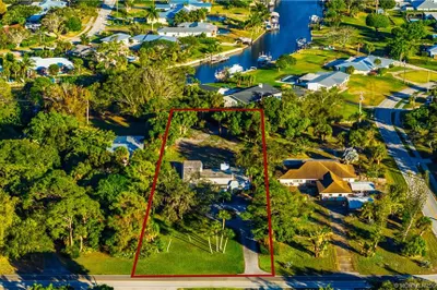 1103 NW Pine Lake Drive 1