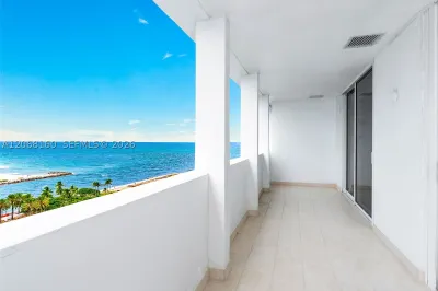 10275 Collins Ave #PH1506 1