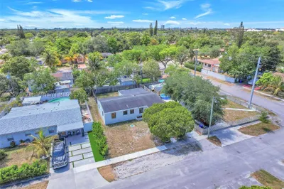 15760 NE 15th Ct 1
