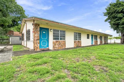 18 SW 13th St 1