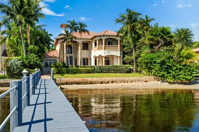 318 S Lake Drive 1