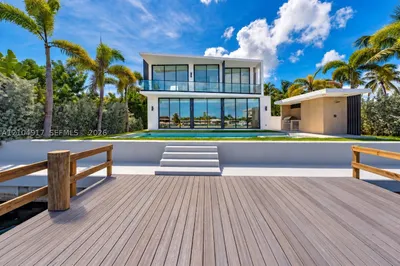 271 N Shore Dr 1