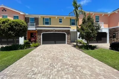 12885 Trevi Isle 1