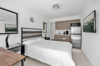 7910 Byron Ave #4