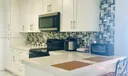 451 E 60th St Photo