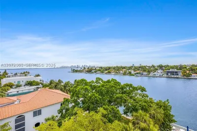 1455 N Treasure Dr #7J 1