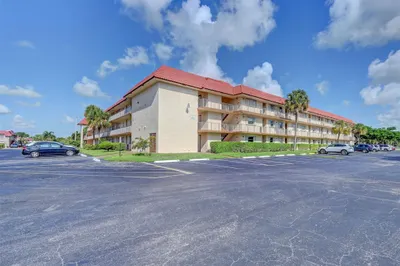700 SE 6 Avenue #105 1