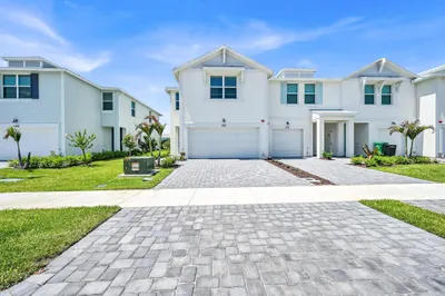 575 Salisbury Circle 1