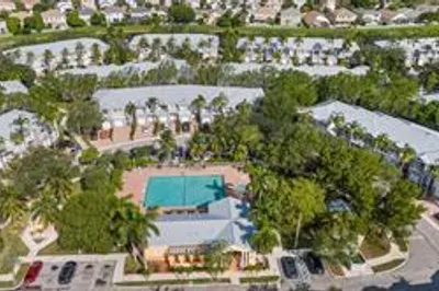 2122 SHOMA Drive #2122 1